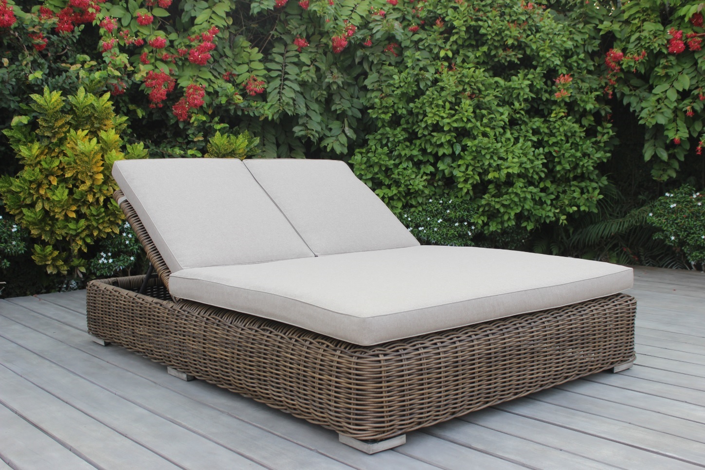 belvedere daybed – linen champagne product image