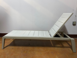 nomad padded sling chaise lounge – champagne thumbnail