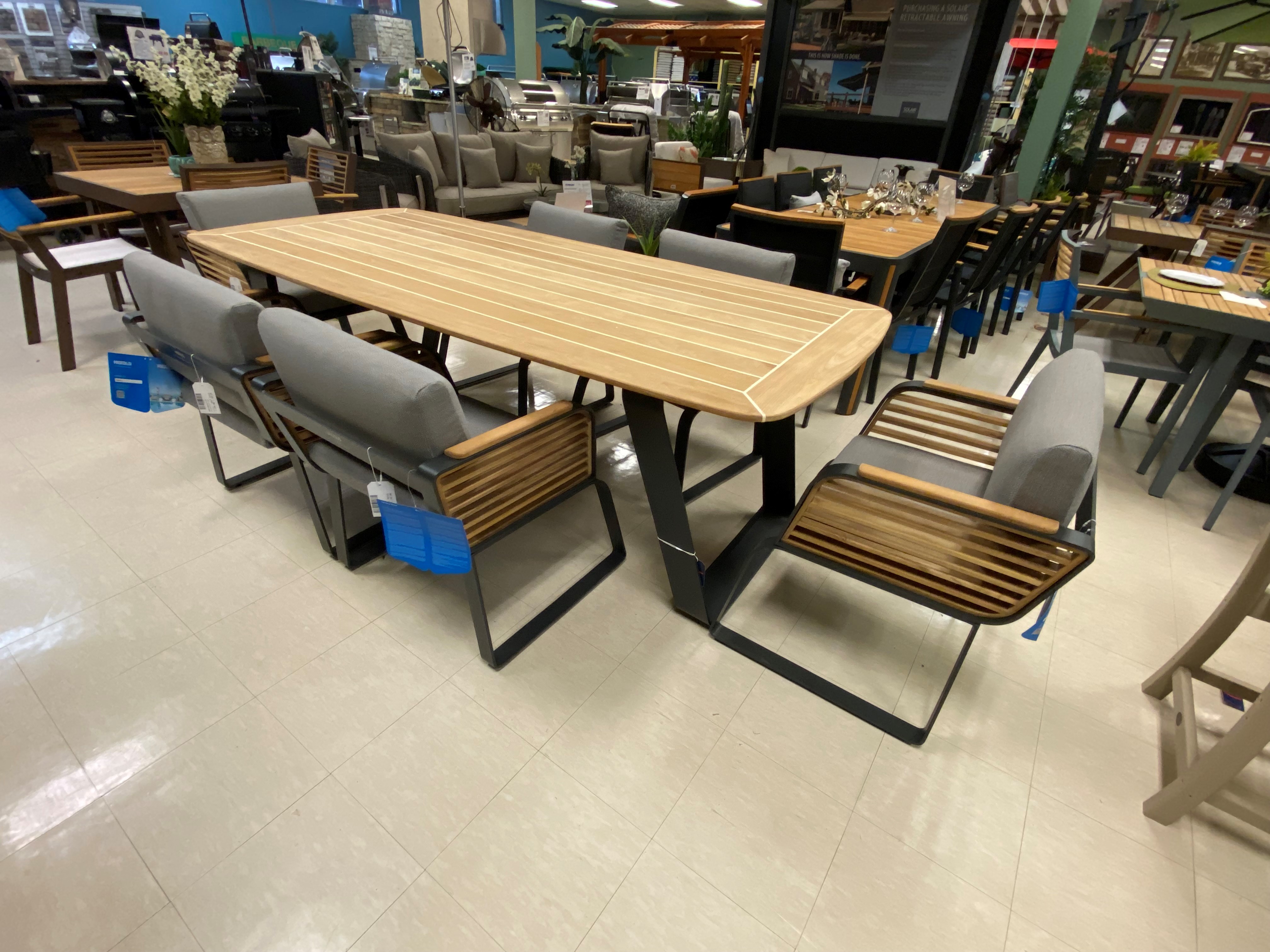 wing dining set product image