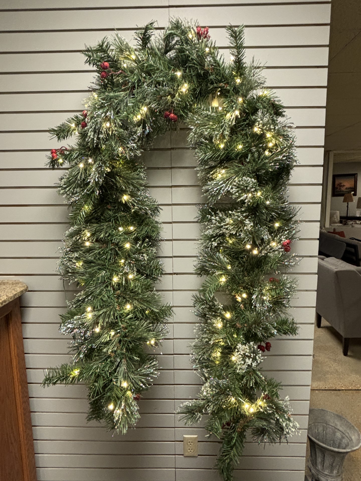 9′ brandywine garland – clear led lights product image