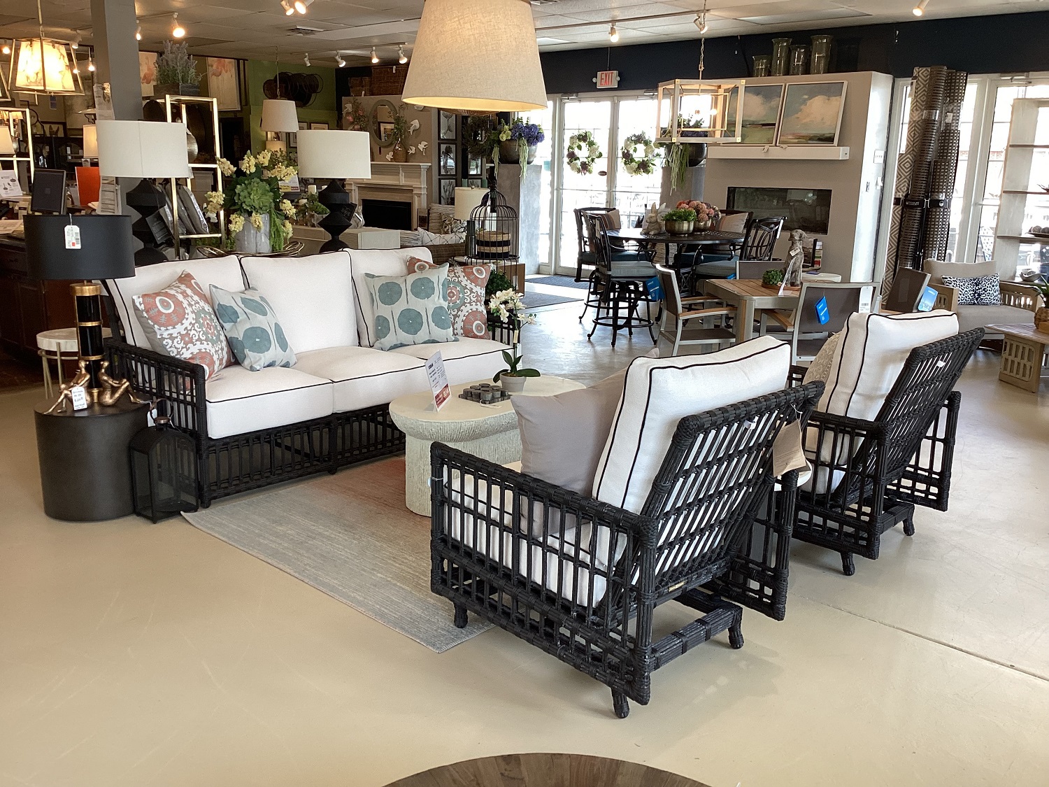 newport seating set – onyx / avila natural
