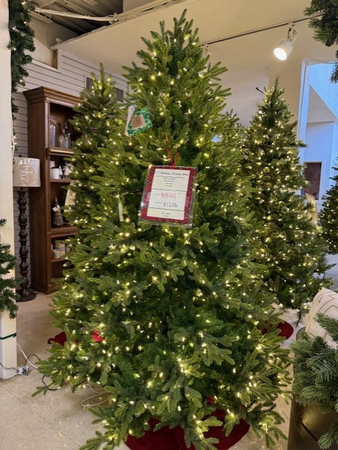 7.5′ deluxe trinity pine tree – clear/multi led lights thumbnail image